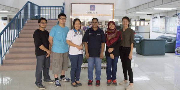 From left to right: Muhd Asyraf Amnan, Khoo Chee Chang, Dr Goh Kar Mun (GreenPlant Organics Sdn Bhd), Dr Christina Supramaniam (CESPOR, UNMC), Nur Izzati Ridzuan and Alice Lee Wan Theng.